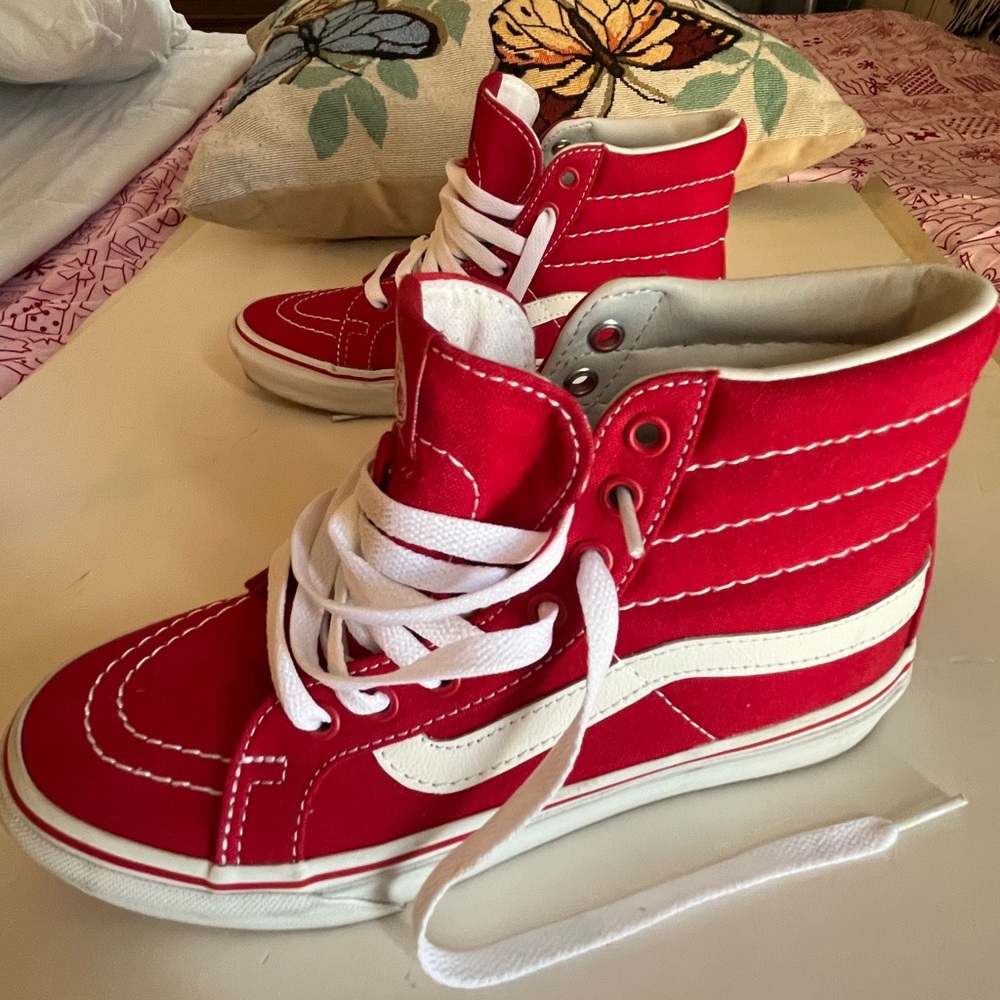 Vans off the wall Red high Top size 3.5